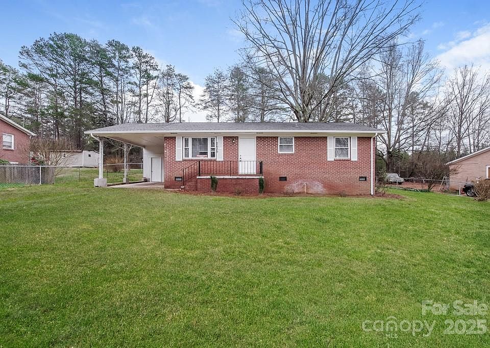 1st image of 2635 Skyland Dr