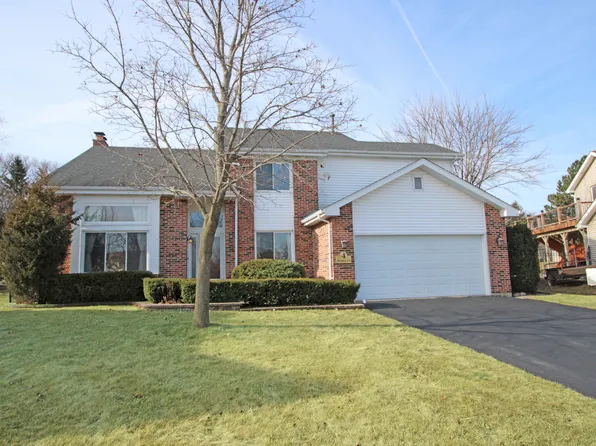 4 Maria Ct, Lake Zurich, IL 60047
