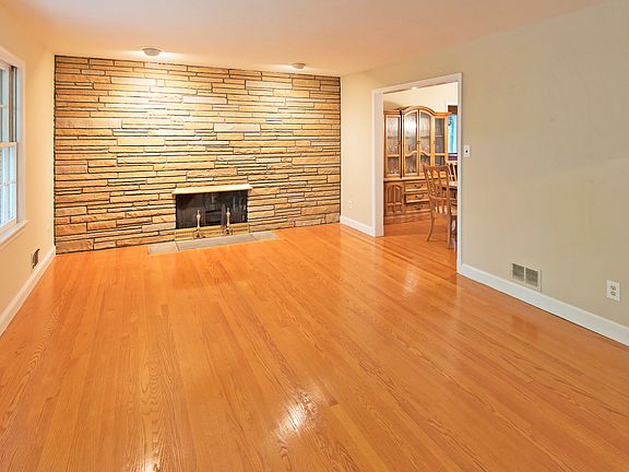 2nd image of 3616 Tallwood Ter