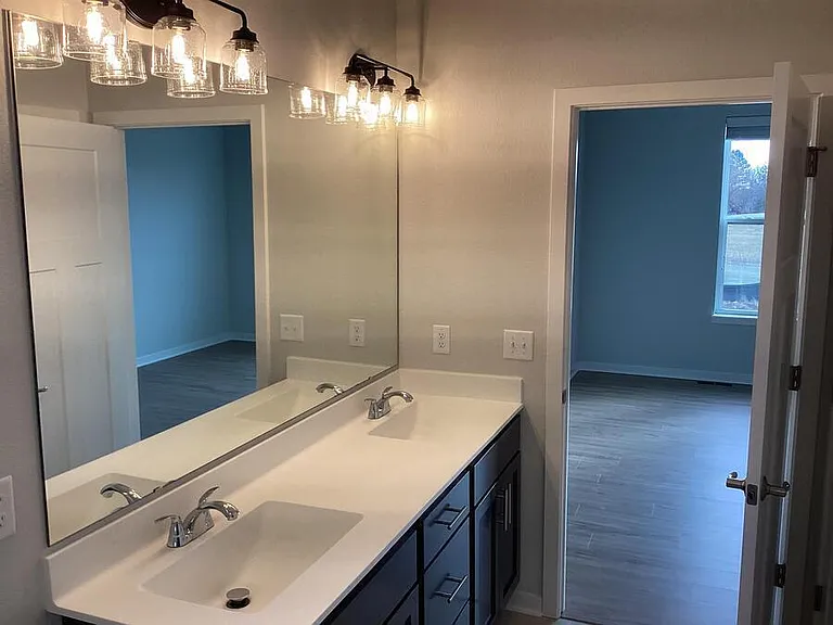 N161W21803 Daisy Dr — Photo 11