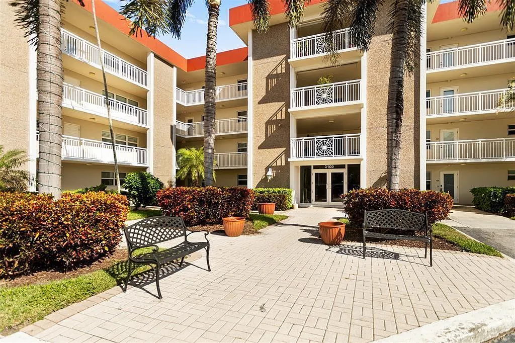 2 bed, 2.0 bath, 1020 sqft, $2,800 — Photo 2