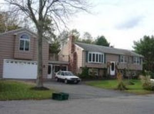 70 Hatchfield Dr, Brockton, MA 02301