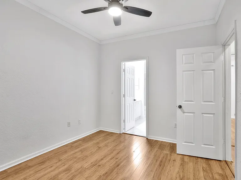 6527 Catalina Ln — Photo 24