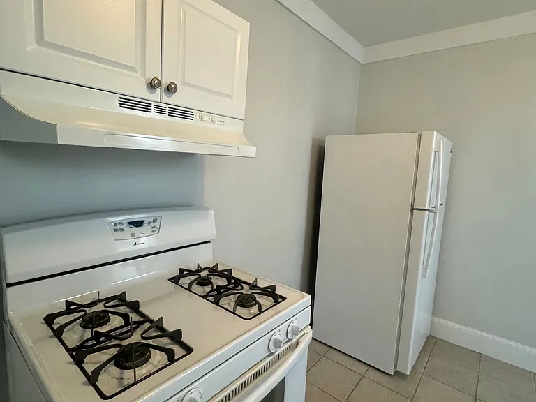 13 Orrin St #3R — Photo 2