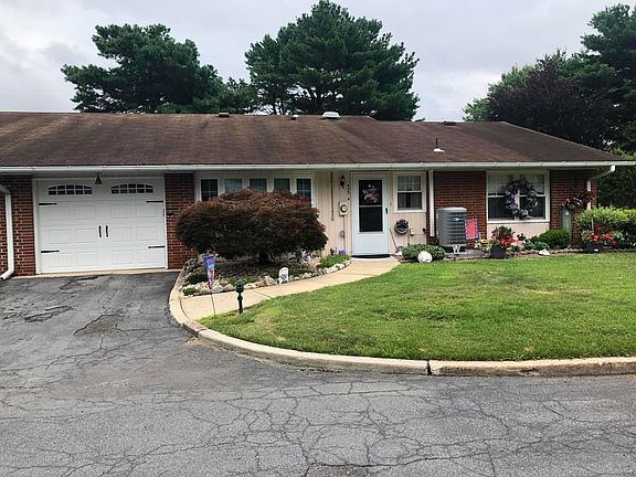 2nd image of 405A Portsmouth Dr
