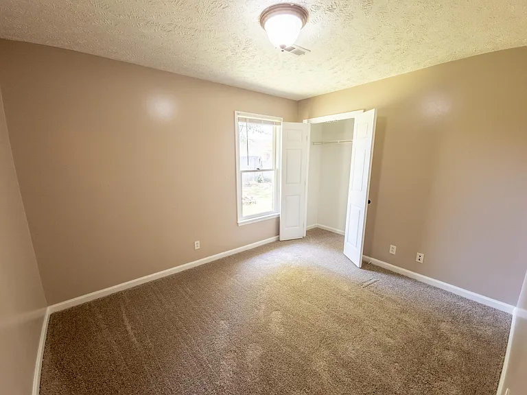2935 Chillingworth Dr — Photo 17