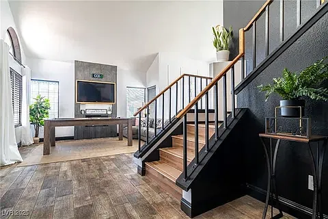 1525 W Heather Ridge Rd — Photo 2