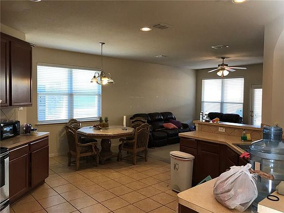 4th image of 14604 Crystal Lake Dr
