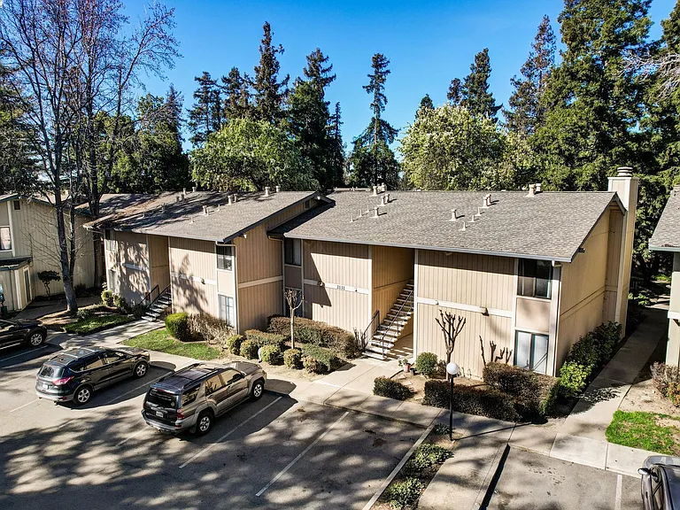 2131 Northwood Cir #F — Photo 37