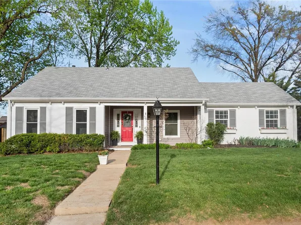 56 White Plains Dr, Chesterfield, MO 63017