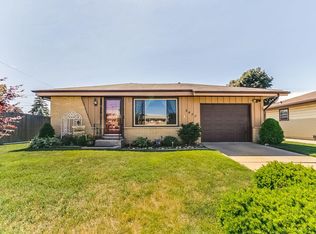 8450 22nd Ave, Kenosha, WI 53143