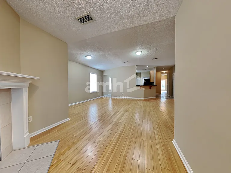 3120 Litchfield Dr — Photo 5