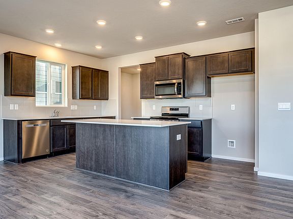 4th image of 7865 Ranchland Ln