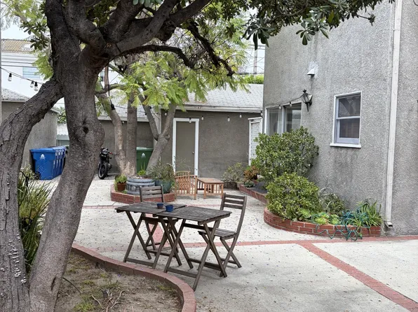 (undisclosed Address), North Hollywood, CA 91602