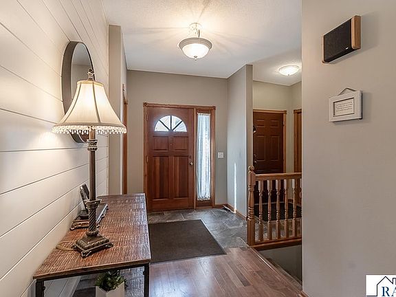 3rd image of 227 Shady Oak Dr