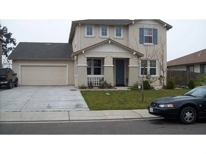 6657 N Meadowlark Ave photo 1