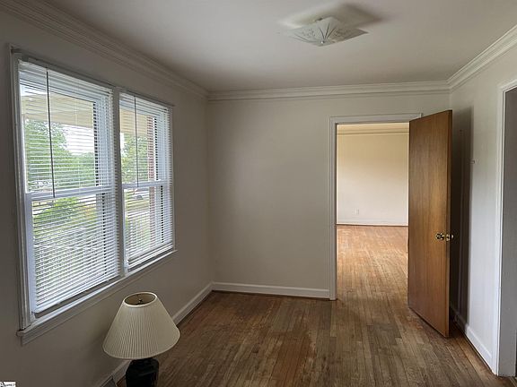 4th image of 106 Salem Ct