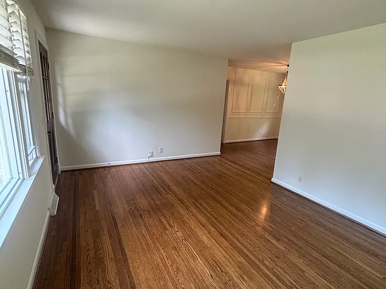 506 Highcrest Dr — Photo 18