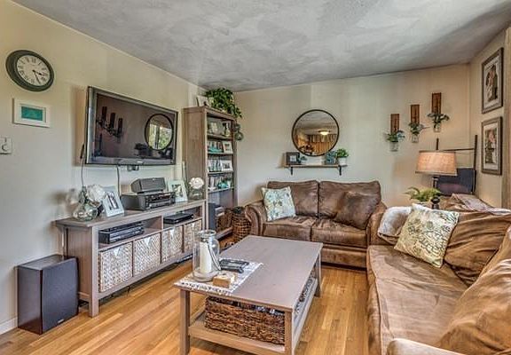 5th image of 16 Cleveland Pl APT 14