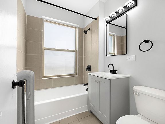 4th image of 2838 E 91st St #2193009