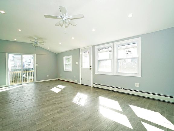 3rd image of 2647 Bellmore Ave