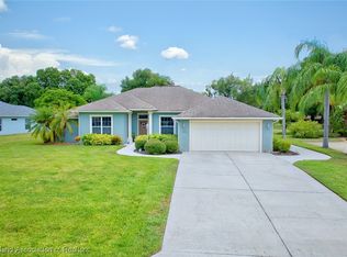 1000 W Village Green Dr, Avon Park, FL 33825