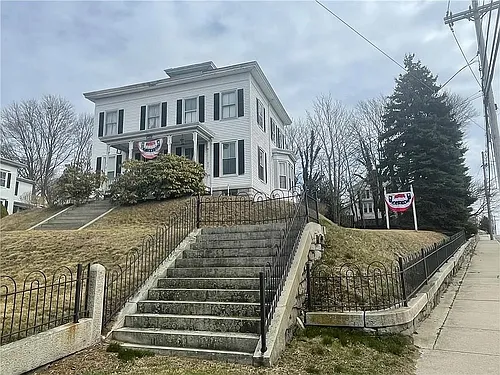 29 Summer St Photo 1