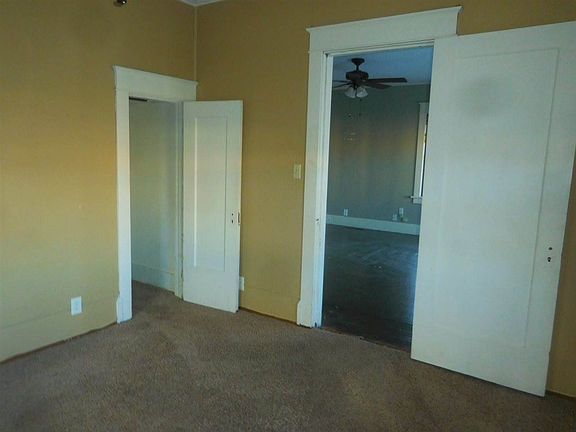 5th image of 117 E Columbia Ave