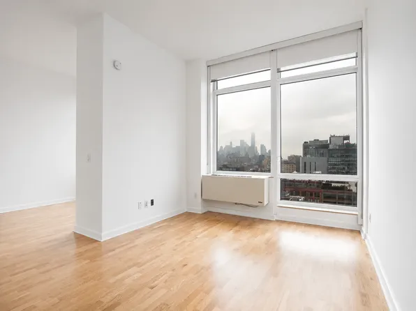 450 West 17th Street image 1 of 11