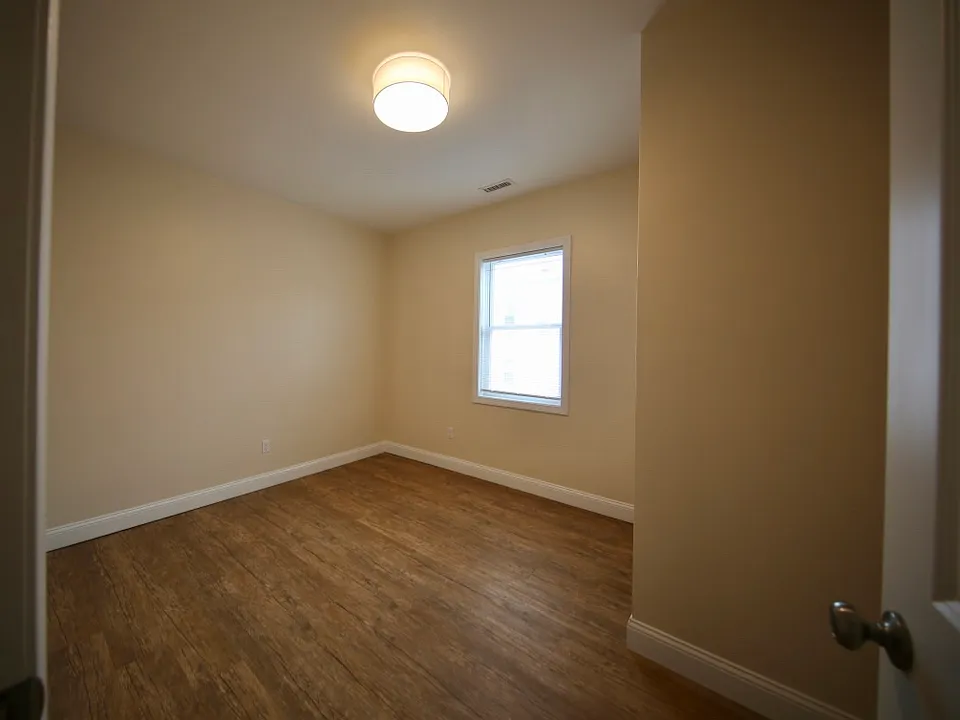 31 Penn St #3