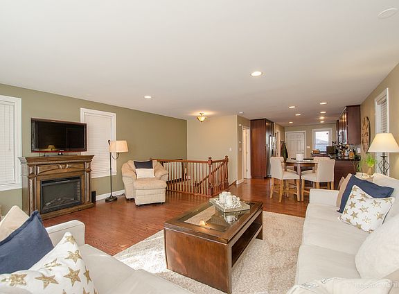 4th image of 2054 W Race Ave #1