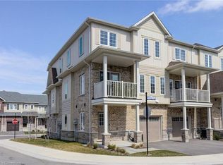 3 Roseberry Ln, Kitchener, ON N2B0A9