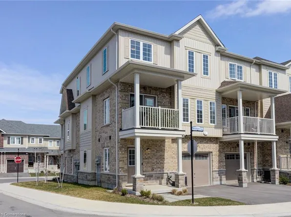 3 Roseberry Ln, Kitchener, ON N2B 0A9