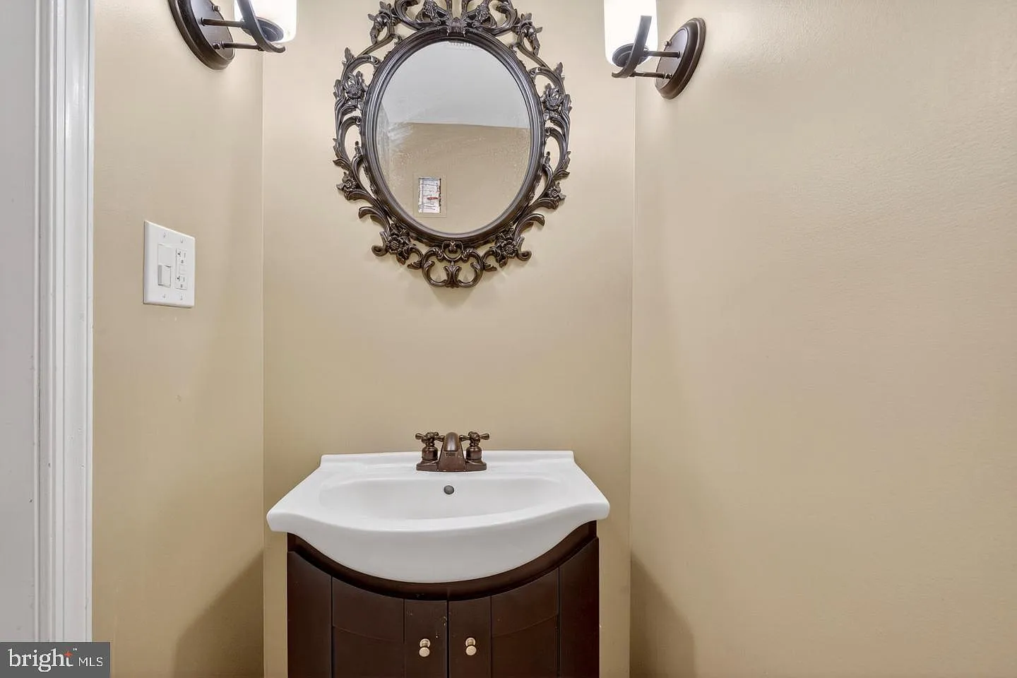 3 bed, 4.0 bath, 1286 sqft, $3,150 — Photo 4
