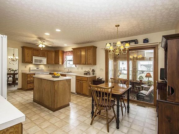 5th image of 6740 Brookstone Dr