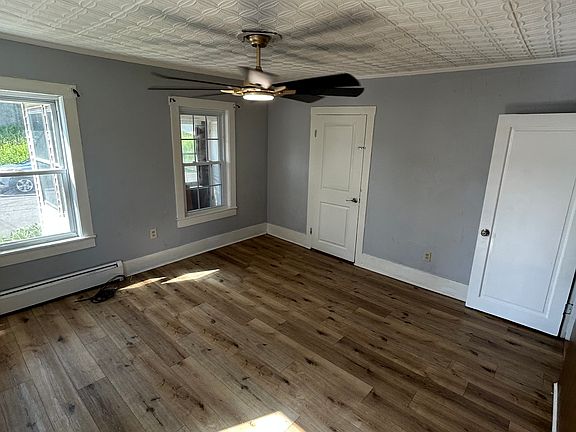 3rd image of 6 Elm Ct #C