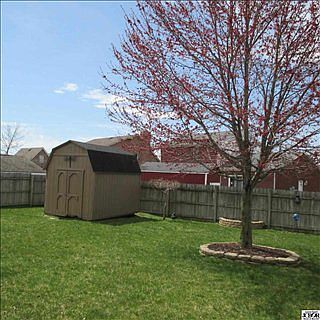 5th image of 237 Bishop Dr