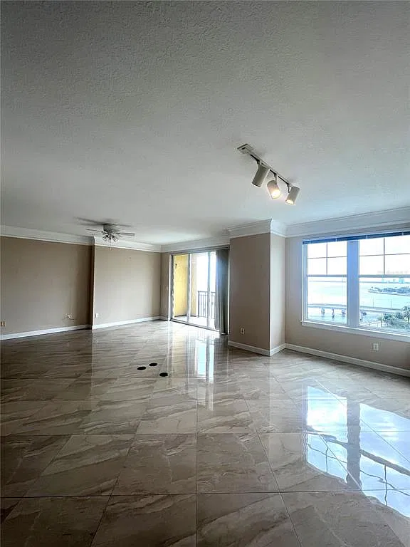 345 Bayshore Blvd — Photo 4