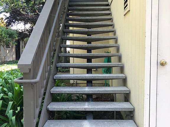 Completely independent entrance