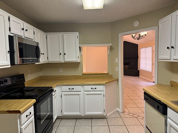 3rd image of 1105 Mossy Ln