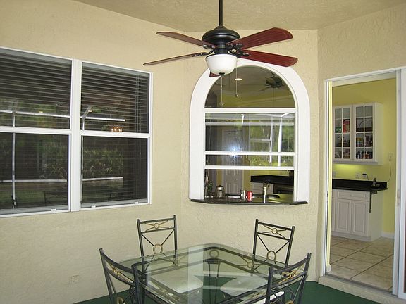 5th image of 610 SW Saint Thomas Cv