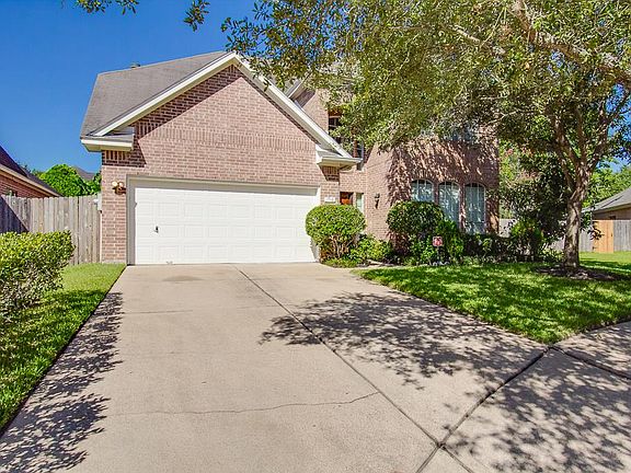 2nd image of 110 Chandler Ct