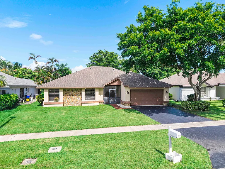 18324 181st Cir S — Photo 3