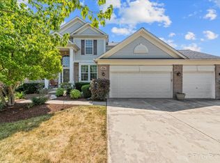 5 Camellia Ct, Streamwood, IL 60107