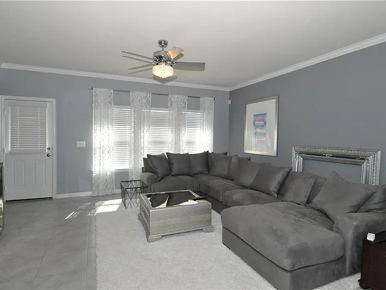 13911 Madrigal Ln — Photo 14