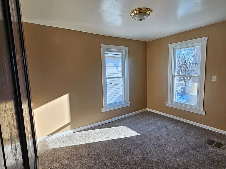 1308 S Western Ave — Photo 9
