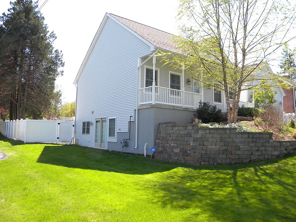 2nd image of 740 Prospect St