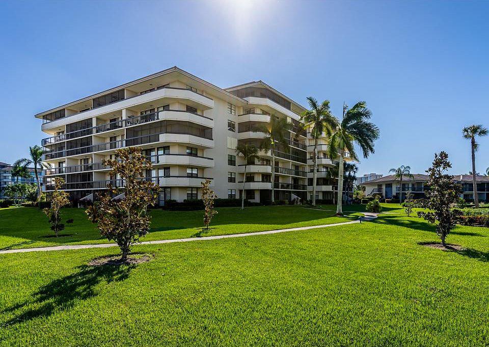 1st image of 651 Seaview Ct APT 204