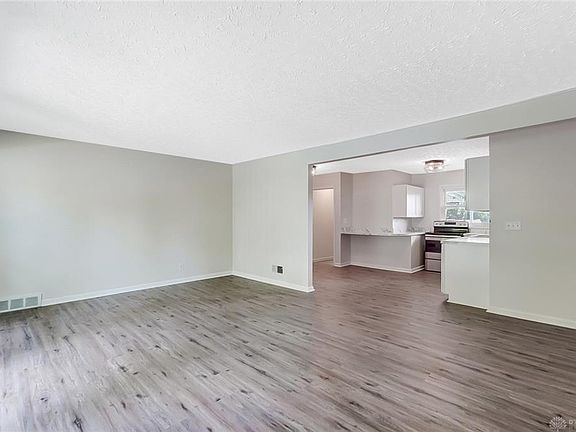 4th image of 932 Hollendale Dr