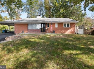 6323 Howe Pl, Springfield, VA 22150